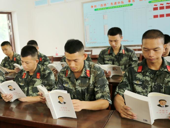 竹山县理论宣讲进军营