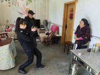 秦古派出所上门办证暖民心